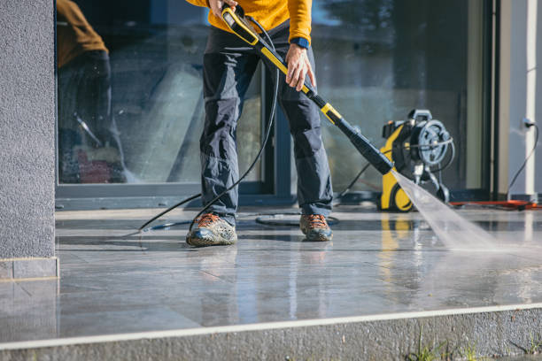 Best Sidewalk and Walkway Cleaning  in Yreka, CA